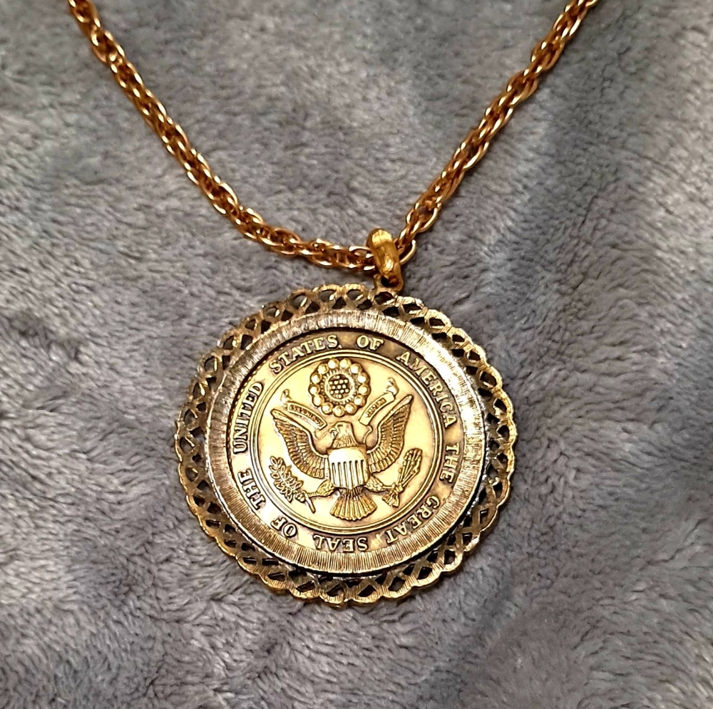 Seal Spirit of United States of America Necklace. Bicentennial 1776 - 1976 USA